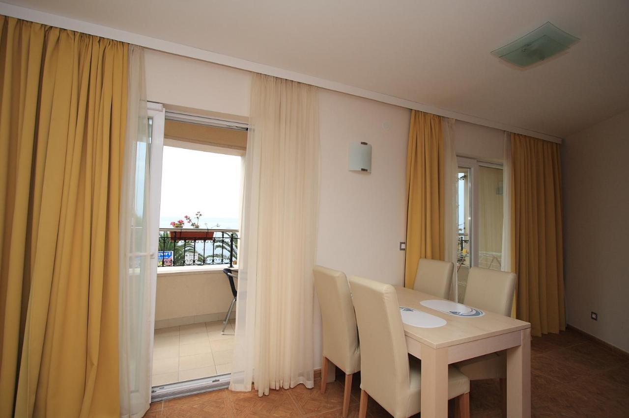 Aparthotel Natalia พอดโกรา ภายนอก รูปภาพ
