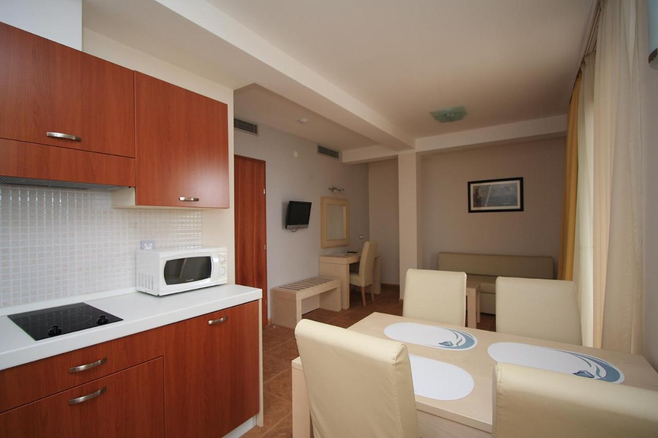 Aparthotel Natalia พอดโกรา ภายนอก รูปภาพ